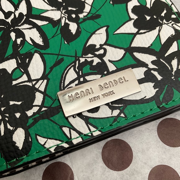 Henri Bendel Passport Cover - Picture 3 of 9